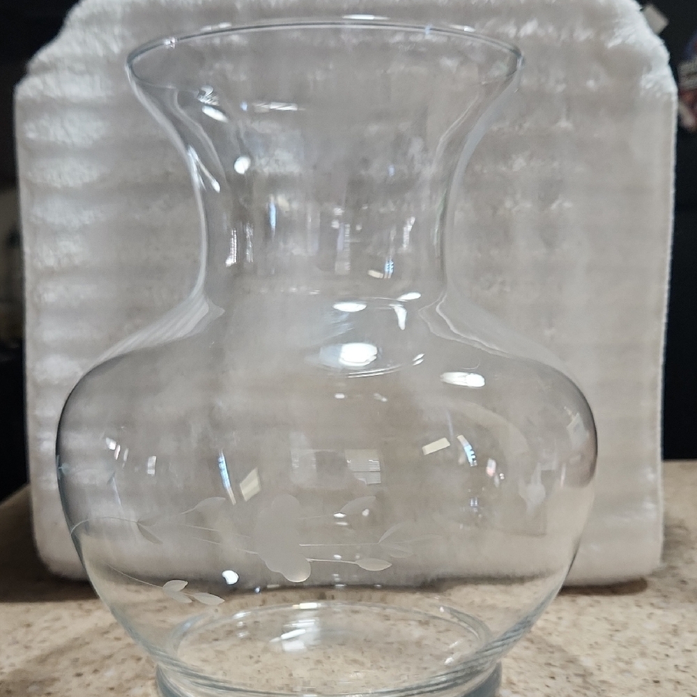 Elegant Clear Glass Vase